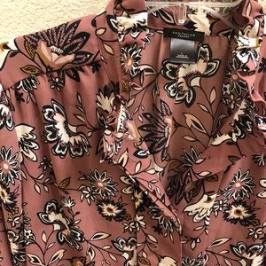 Ann Taylor long sleeve button shirt, size Large